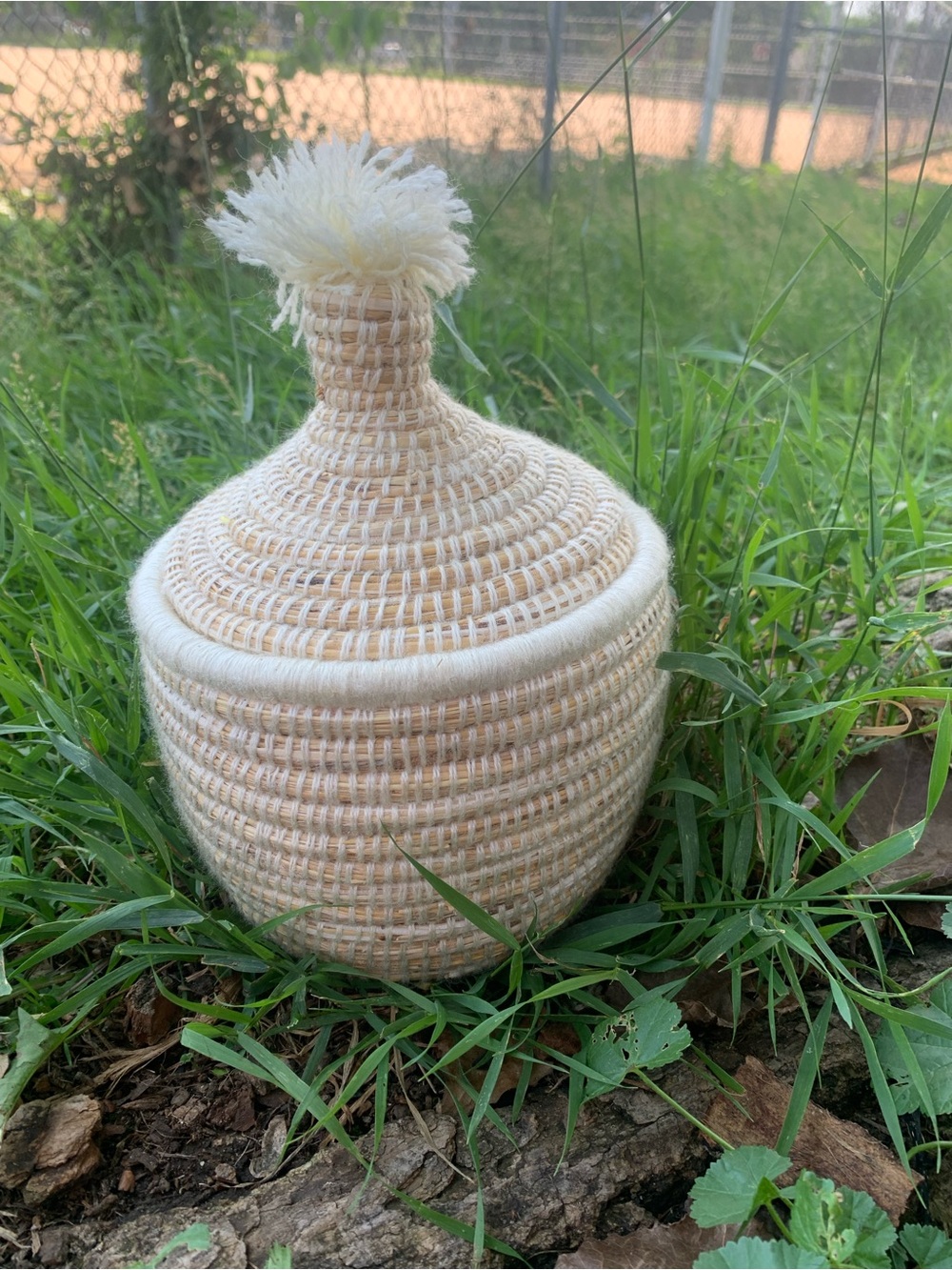 NEW Handwoven white Decorative Storage Basket with Lid